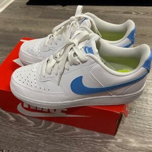 Nike Court Vision Low